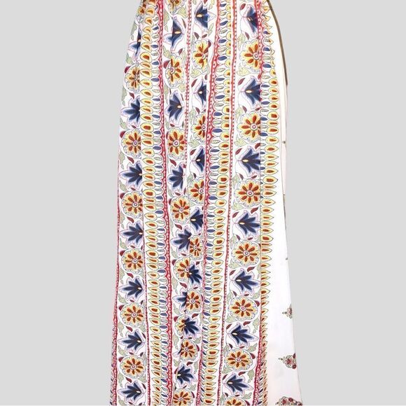 Selfie Leslie floral halter maxi dress! - Picture 8 of 13